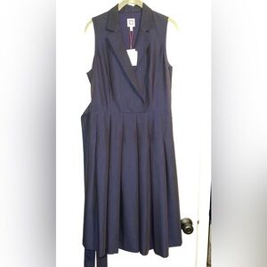 NWT Anne Klein beautiful blue belted V-neck pleated dress size 8